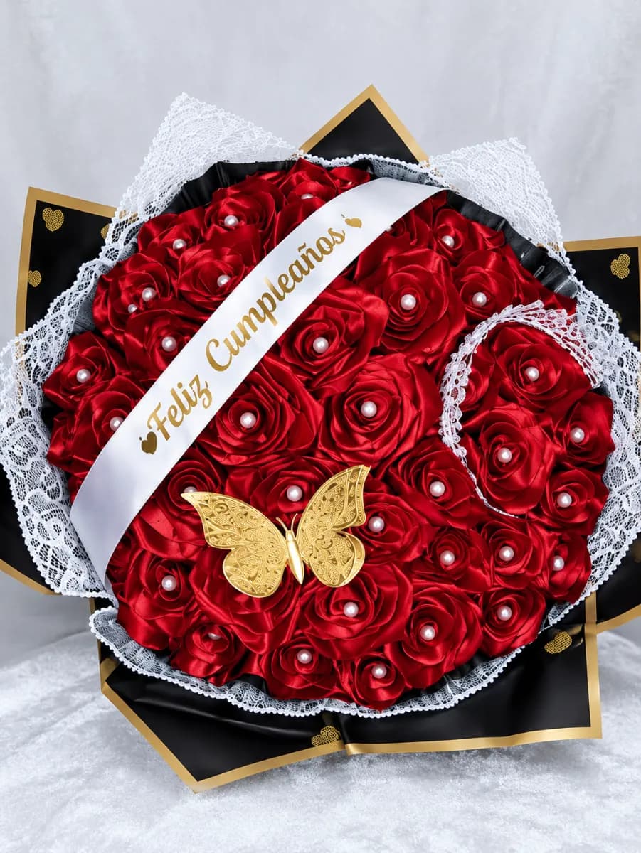 Ramo Gigante de Rosas Rojas con Mariposa Dorada